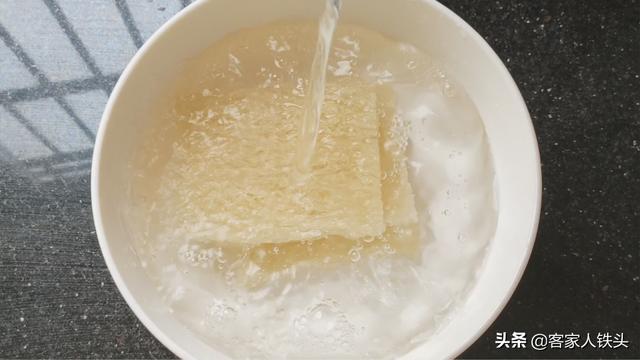 暑假超火爆的一款早餐，食材简单，几分钟出锅，一人吃一锅好美味