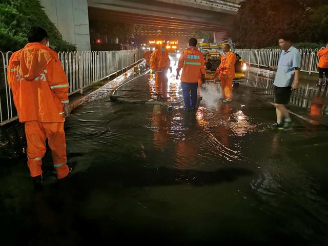 北京城区因降雨出现2处积水断路，已处置完毕