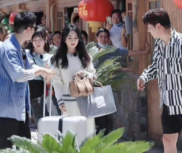 #还是#赵丽颖生图 还是网友心目中有一个“少女人设”的概念