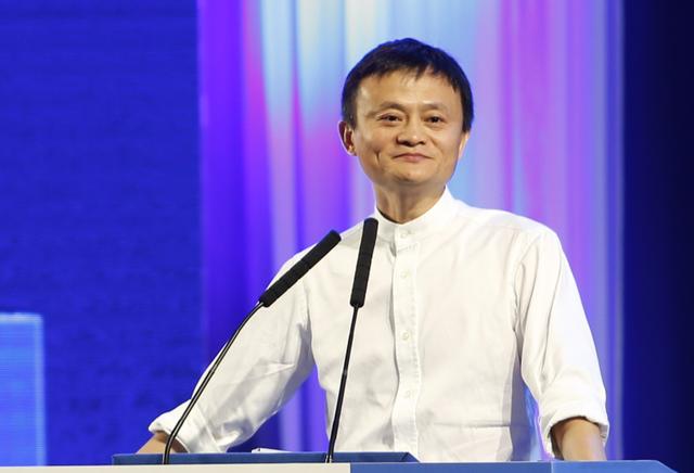 父亲是“中国现金首富”，银行存款上百亿，女