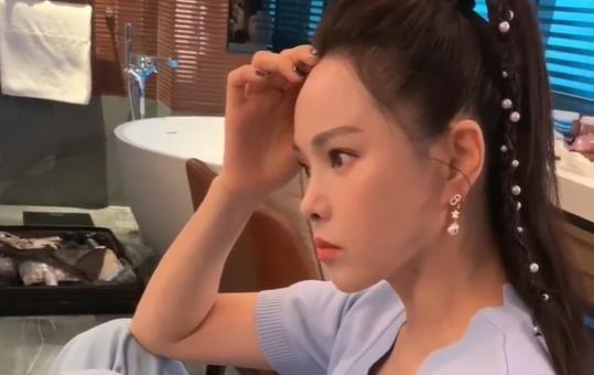 最新一期《婆妈》成洗白卖惨大会，伊能静将身上毛病归于原生家庭