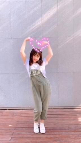 8岁进演艺圈，9岁奥运成名，18岁被群嘲长“残”