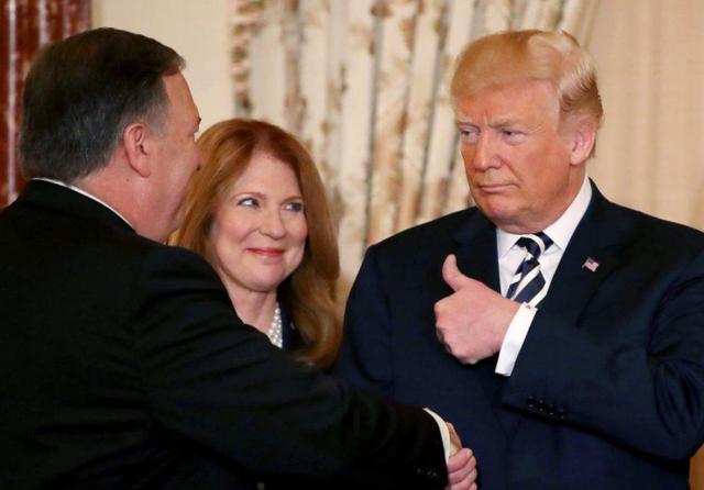 敢查我好兄弟蓬佩奥？顶着民主党压力，特朗普开除美国国务院官员