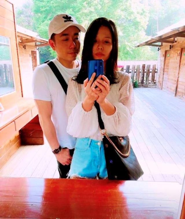 梅开三度！男星晒结婚证娶小14岁越南娇妻，此前多次否认再婚传言