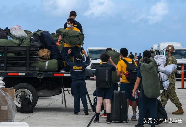 “罗斯福”号隔离“满月”：首批水手从酒店返