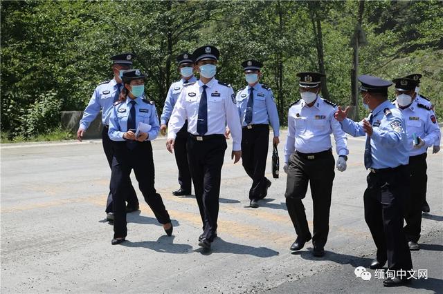 云南出入境边防检查总站向缅甸移民管理部门援