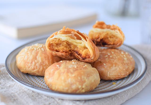 自制绿豆酥太成功了，层层起酥，咬一口掉一地，做法原来这么简单