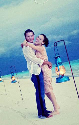 三胎生父只是工具人？张柏芝凌晨点赞情敌王菲，难道她还爱谢霆锋