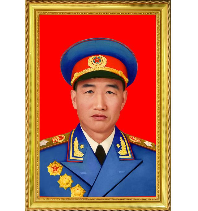 徐向前是他的贵人，曾多次救他于危难中，最后