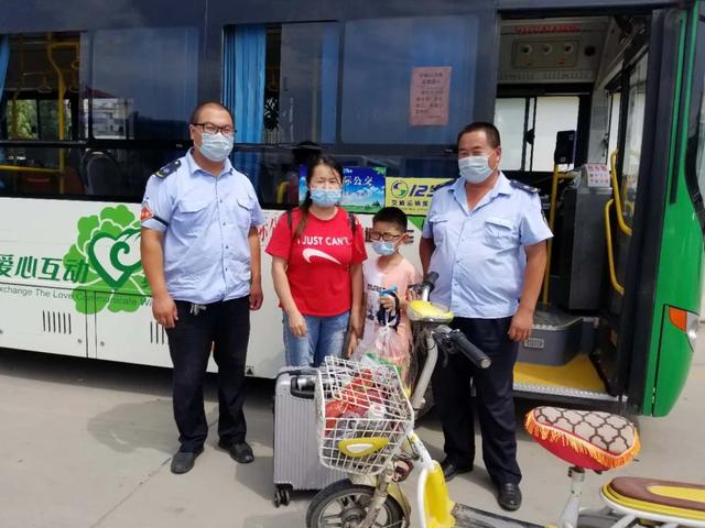 事發菏澤：“天啊，車開走了，我兒子還在車上”