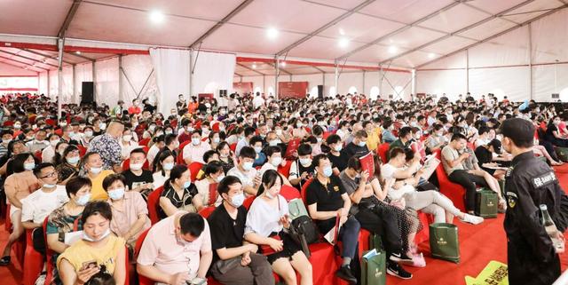 销售、回款双双创新高!恒大走向稳健经营“新时代”