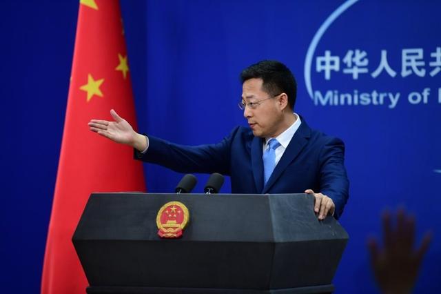 到底谁才是小偷？央视再抡“打狗棒”：美国有些政客这是在玩命