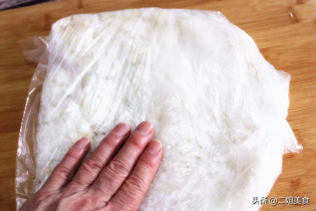 剩米饭直接放冰箱冷藏就错了！教您正确的保存方法，早知道早受益