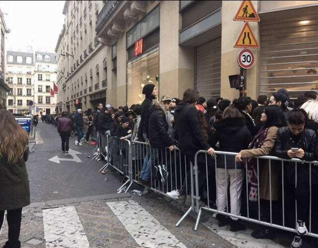 疫情危机还未解除，为何日本民众排队抢购没人