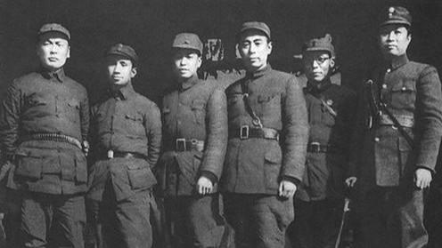 为何粟裕的绑腿比别人的粗？叶挺让他把绑腿解