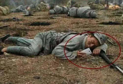 笑到胃痛的穿帮镜头：刘亦菲挺起胸膛，熊二的尾巴怎么回事？