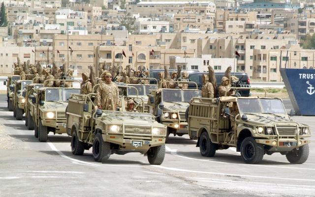 美国偏袒以色列惹众怒，约旦警告全面动武，伊