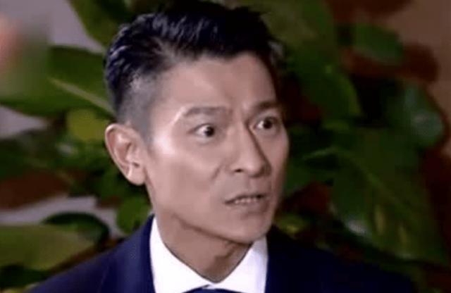 她纠缠刘德华30年，分手要求“借精”留念？难怪朱丽倩不待见她