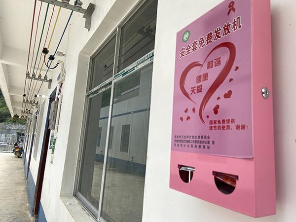 90后贫困夫妻12年生9娃：生完十个不生了，要供娃