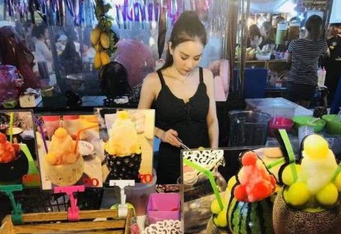 中国游客到泰国旅游，看到“水果西施”真容，直呼：被网红主播骗