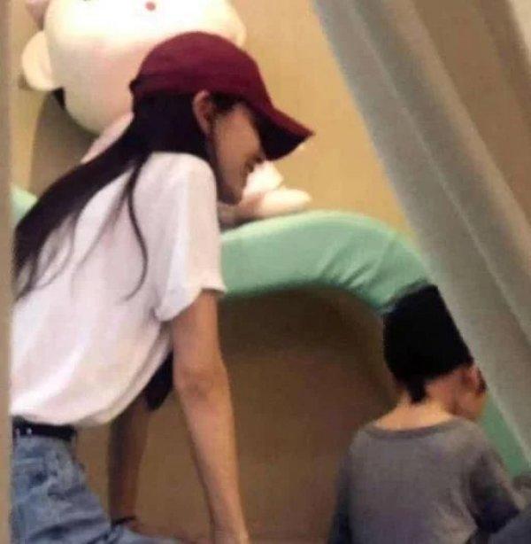 5年前，黄晓明和baby结婚，你以为的两情相悦，其实没那么简单