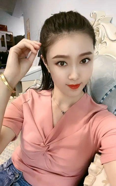 庄重而不失娇艳