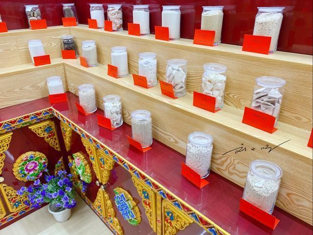 “探秘”甘南藏医院，藏医药名不虚传，游客眼花缭乱，都叹为观止