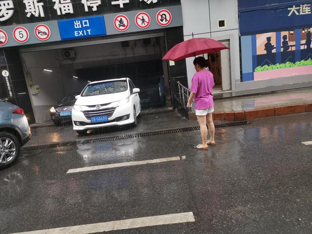 西安路街道 永吉社区开展应急防台防汛工作