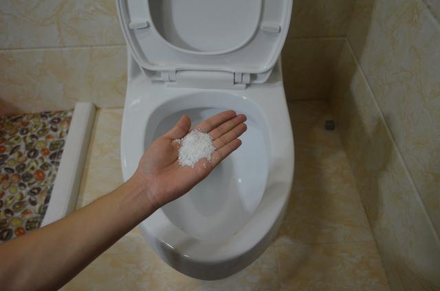 洗衣粉和食盐混合在一起，用途真厉害，一年能省不少钱，涨知识了