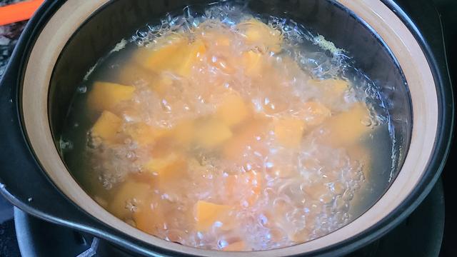 广东糖水的家常做法，学会这个做法，想吃就做，香味浓味道好