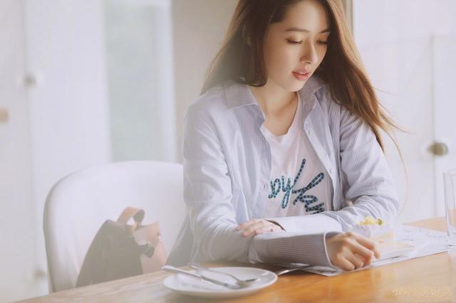 [悔不当初]郭碧婷感慨“悔不当初”后关评论引热议 脚踩豪门的她怎么了？