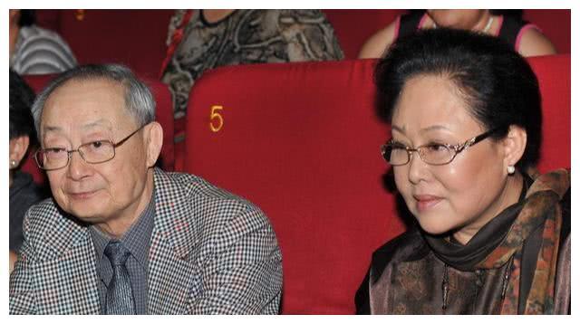 斯琴高娃两段失败婚姻，儿子入狱，嫁给外国人后怎么样了？