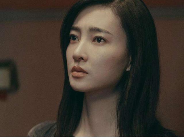 人设崩塌的王丽坤做了啥？只因选组中坚持自己，惨遭吐槽玩不起