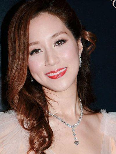 徐子淇的前半生：24岁嫁豪门，8年生4胎，如今稳坐“千亿阔太”