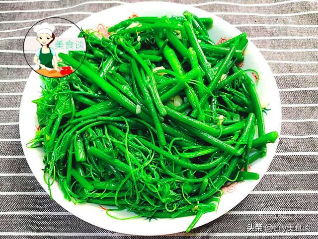 夏天遇到此菜别手软，维C含量极高，营养促消化，比南瓜叶还好吃