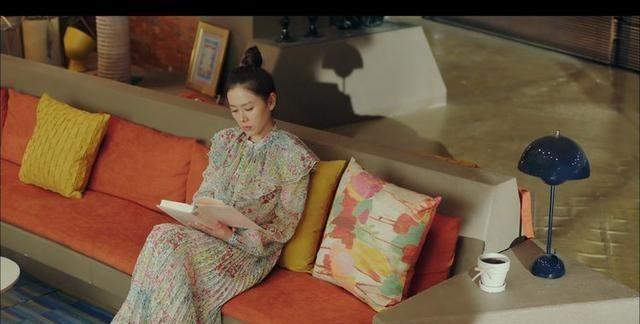 《爱的迫降》孙艺珍碎花裙成婚嫁指标！轻婚纱以外新娘气质碎花裙