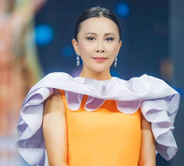 1990年，刘嘉玲遭绑架，被爆“裸照”，那3小时噩梦发生了什么？