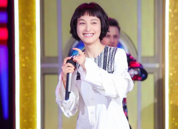 37岁吴昕：花了14年才把自卑揉碎，从她身上我看到了无数人的影子