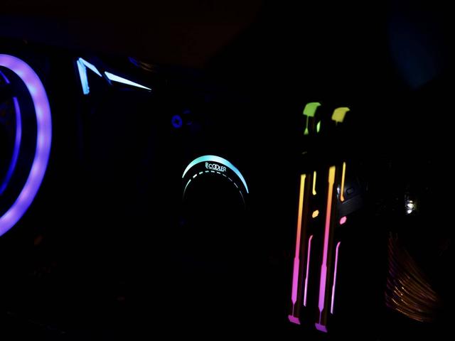 微星MPG Z490 GAMING CARBON WIFI主板开箱小测