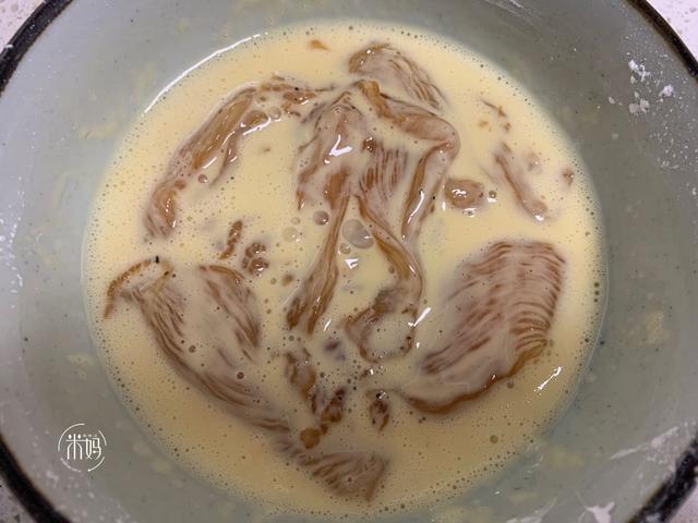 鸡胸肉别水煮了，试试这样做，香酥脆口，出锅瞬间被扫光，解馋
