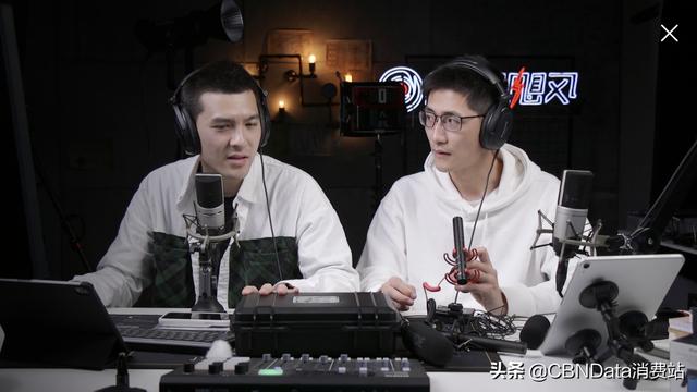 主播年入百万，扛机位的“摄像师傅”能跟着吃