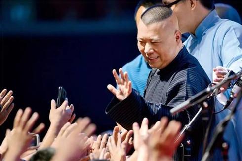 2004年，落魄10年的郭德纲，终于迎来逆袭人生的三次机遇