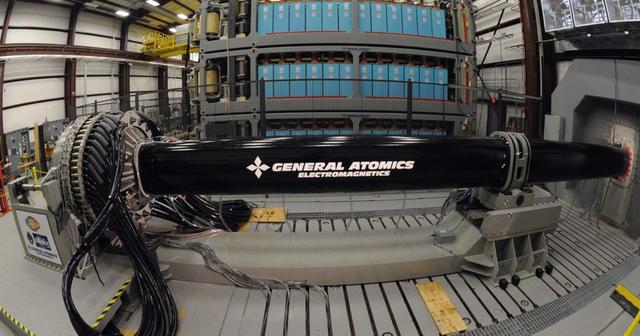 电磁轨道炮弯道超车，已经世界领先，将来还要