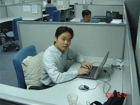 【人物】何小鹏：何来小鹏