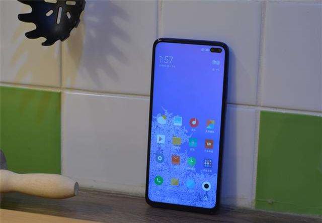 骁龙768G+120Hz+128G，仅1999，这才是千元旗舰