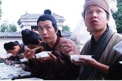 横店群演现状：人数已超20万 大多是懒惰疯狂的单身汉