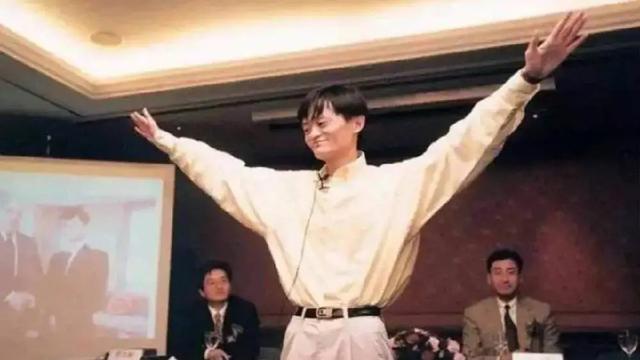马云、刘强东、任正非……前浪们怎么摆地摊？