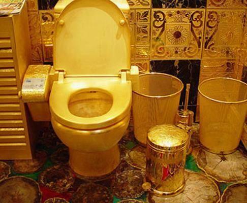 古代的贪官和有钱人竟然把美女当痰盂和棋子，用黄金做马桶