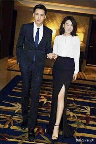 49岁闫妮减肥后身材颜值如少女，和女儿同框似姐