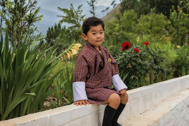 不丹皇室“最好看照片”，见证小王子的成长，四个月大时太可爱了